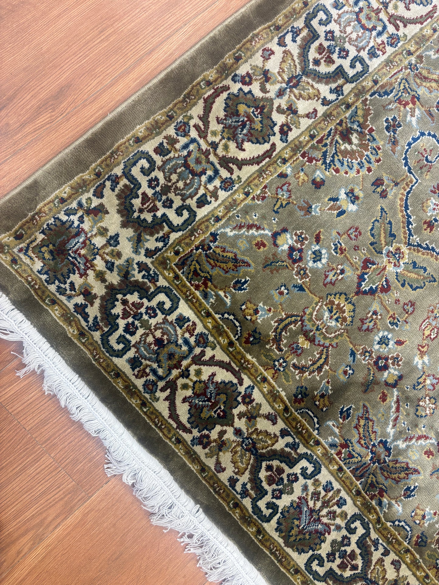 Persian Silk carpet- MMU 09