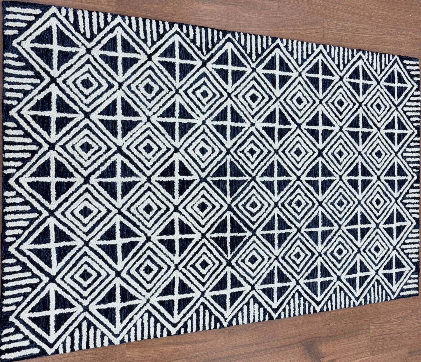 Tufted Woollen Carpet (Mangal Tufted 114)