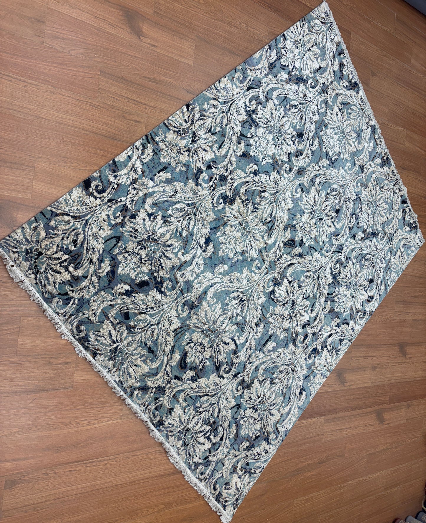 Wool viscose carpet (HC 906)