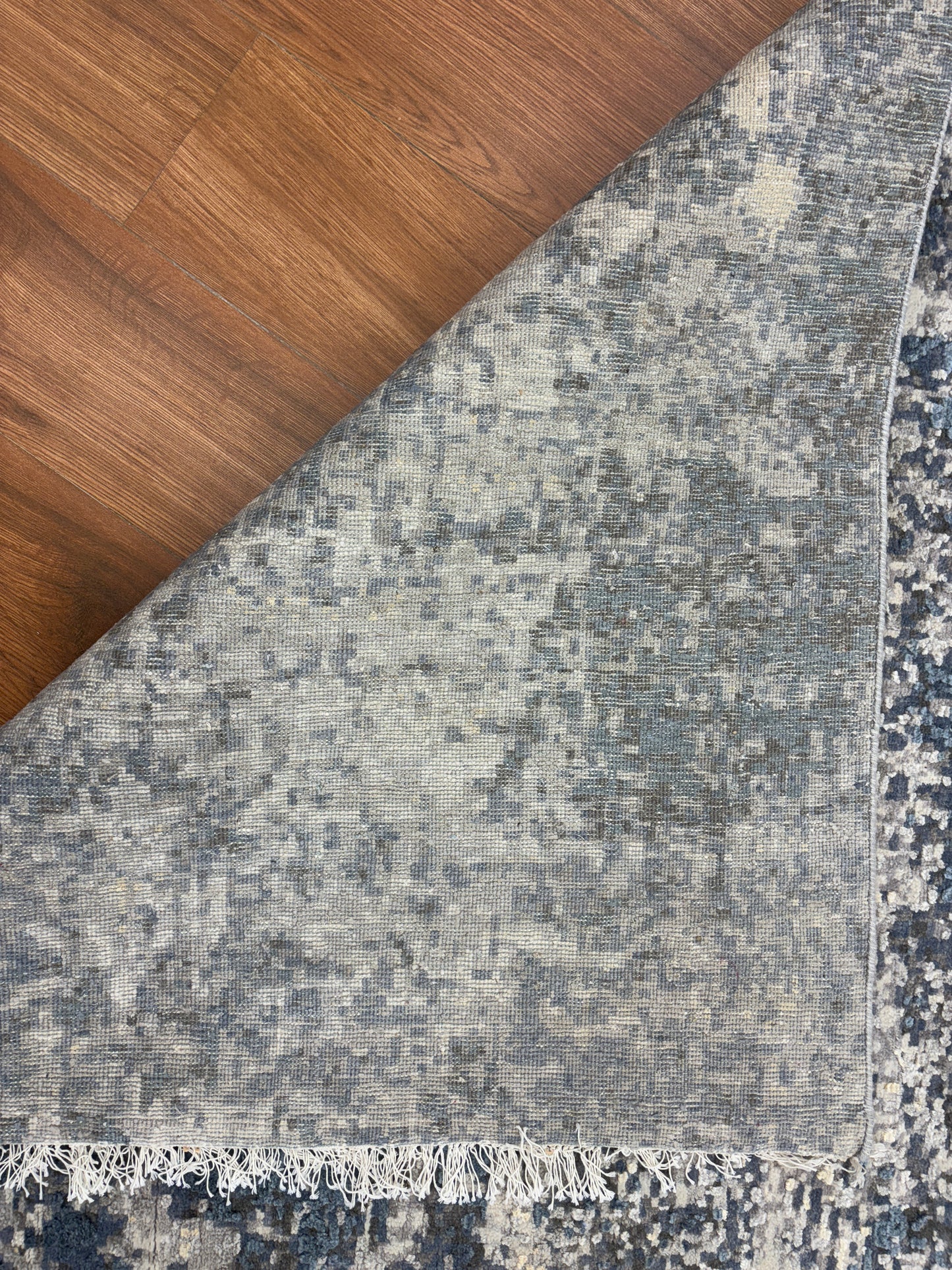 Wool silk carpet (Me 856)