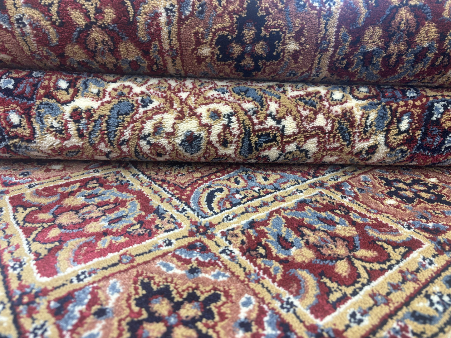 Traditional Woolen carpet MHS - 7