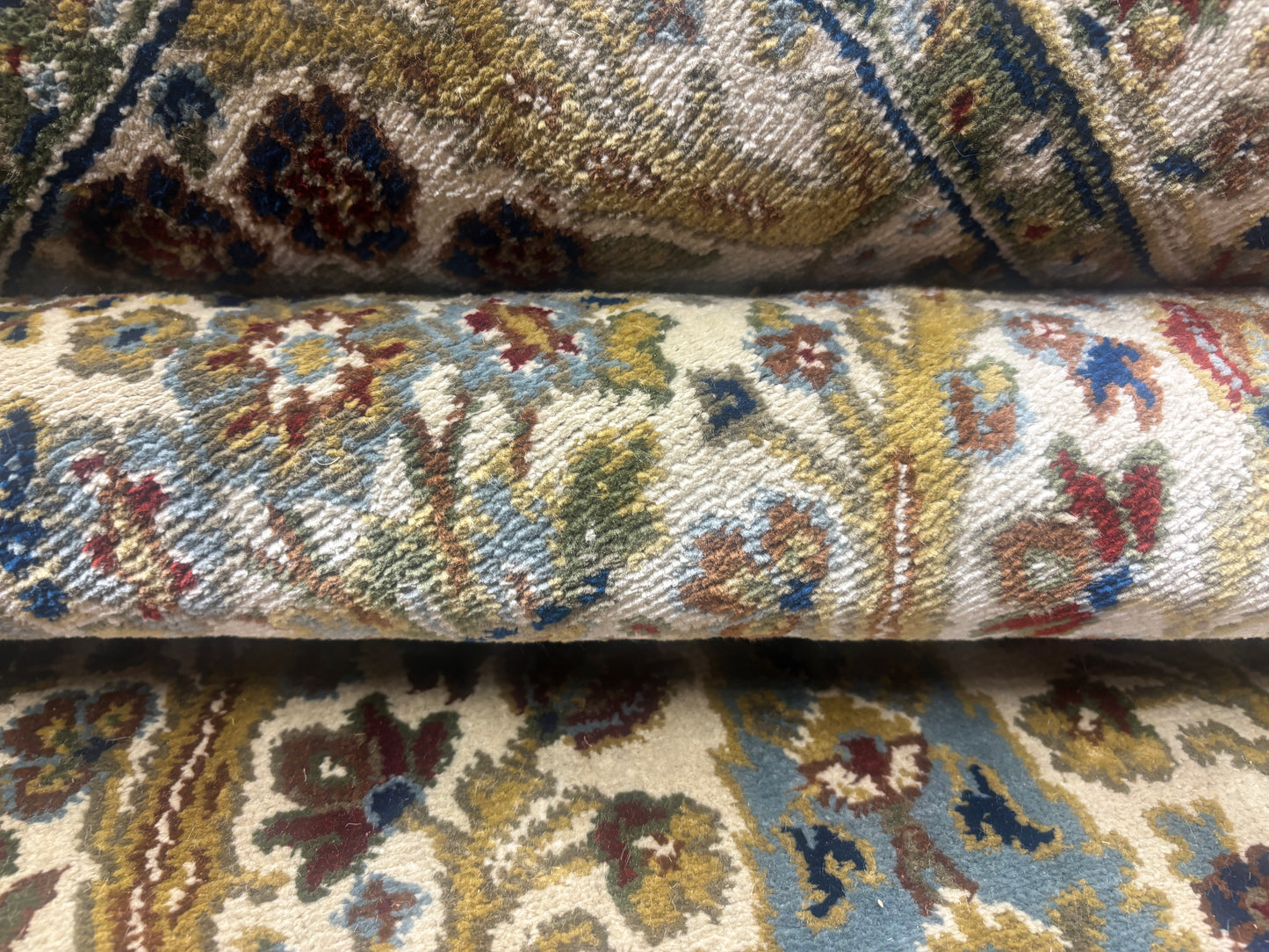 Persian Silk carpet- MMU 07