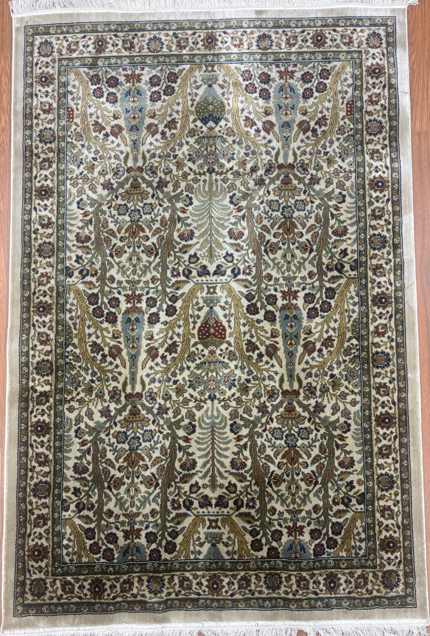 Persian Silk carpet- MMU 07