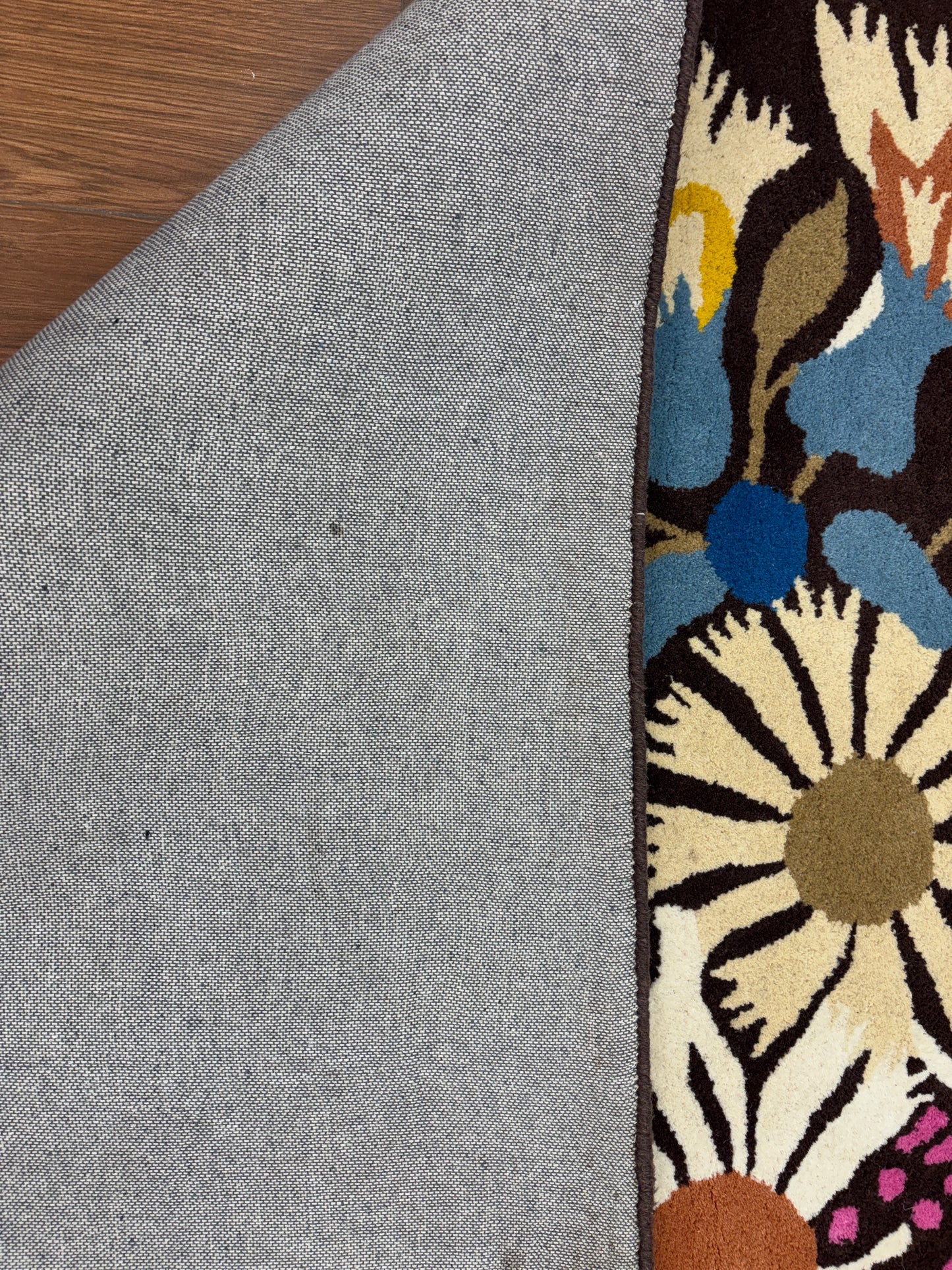 Tufted Woollen Carpet (Mangal tufted 103)