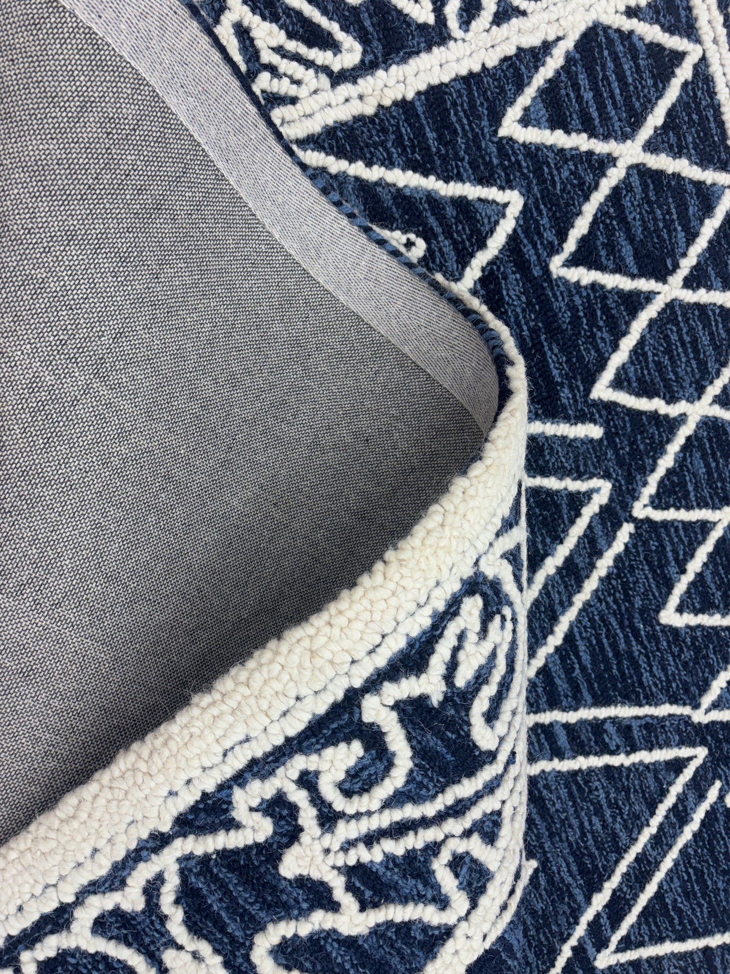 Tufted Woollen Carpet (Mangal tufted 109)