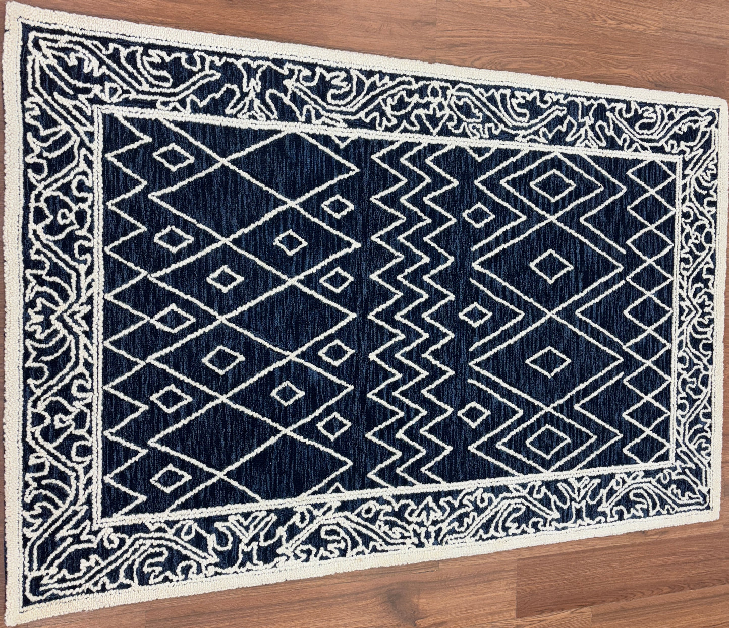 Tufted Woollen Carpet (Mangal tufted 109)
