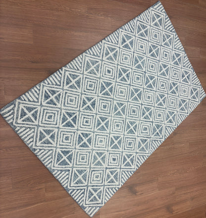 Tufted Woollen Carpet ( Mangal tufted 110 )