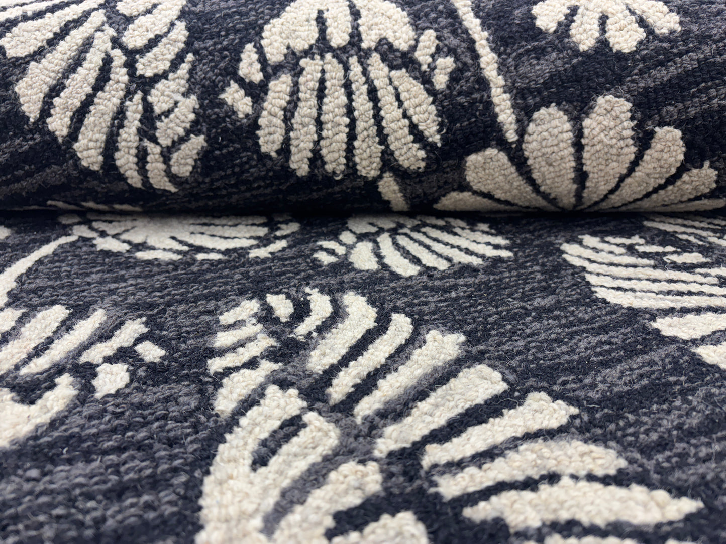 Tufted Woollen Carpet (Mangal tufted 111)