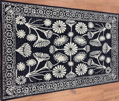 Tufted Woollen Carpet (Mangal tufted 111)