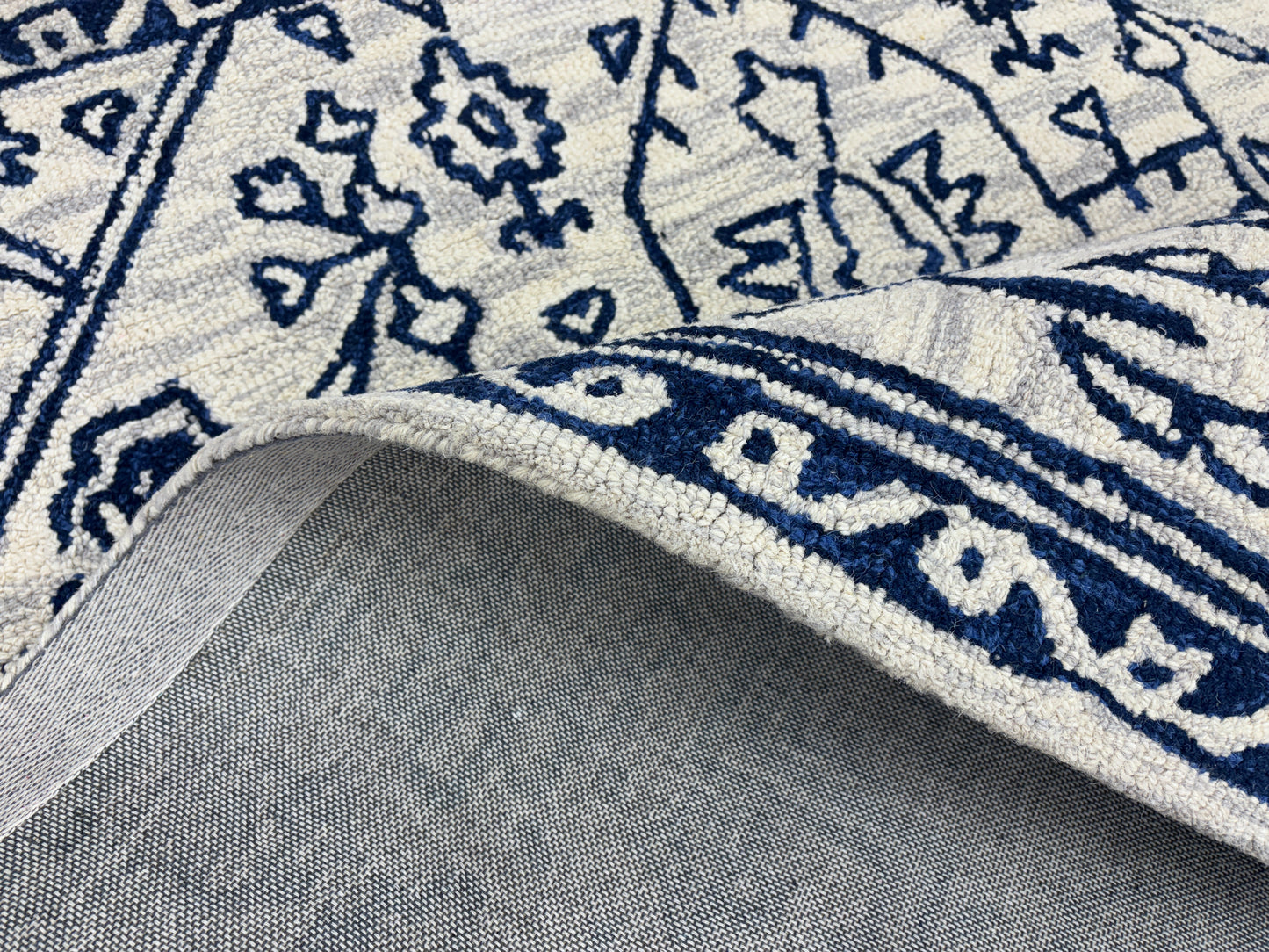 Tufted Woollen Carpet (Mangal tufted 112)