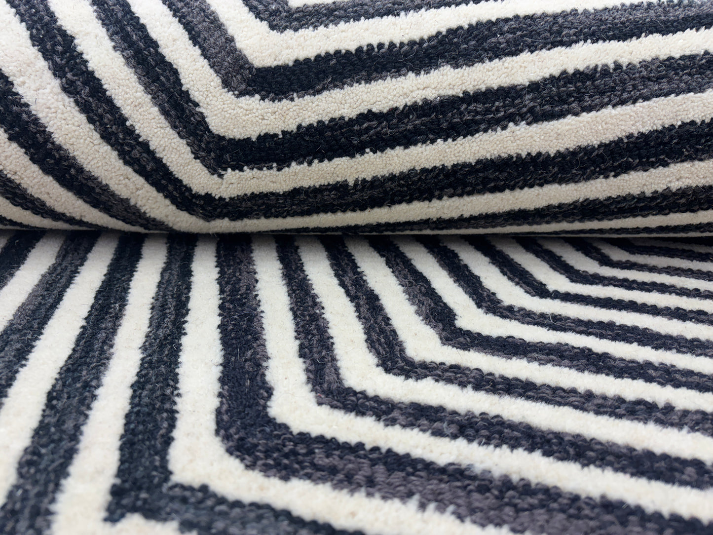 Tufted Woollen Carpet (Mangal tufted 115)
