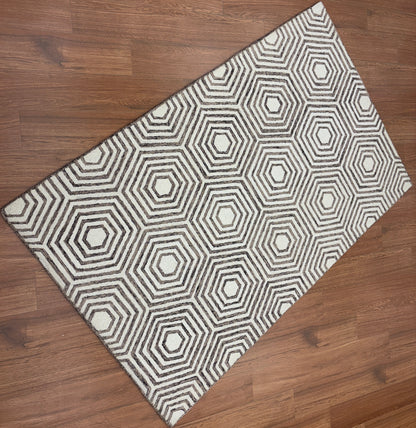 Tufted Woollen Carpet (Mangal tufted 118)